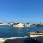 Seaview Townhouse 아파트 발레타
