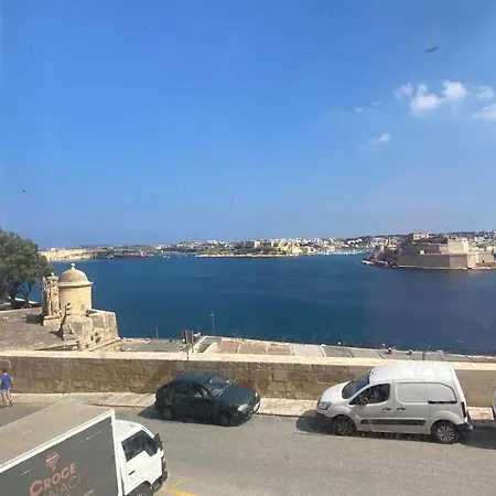 Seaview Townhouse Valletta